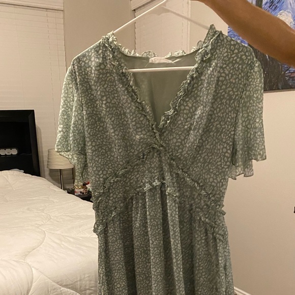 KIRUNDO Womens summer casual ruffle short sleeve deep v neck Dress - Picture 3 of 6